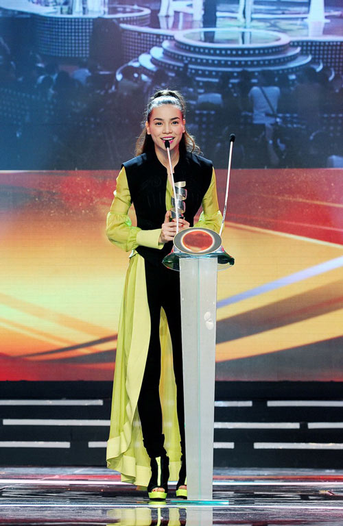 Những sao Việt "tốn" giấy mực nhất 2012 - 5