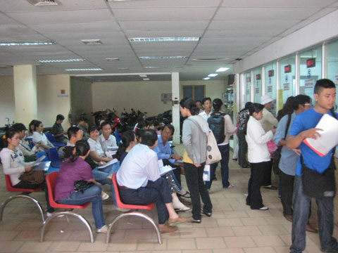 "Đỏ mắt" tìm việc cuối năm - 2