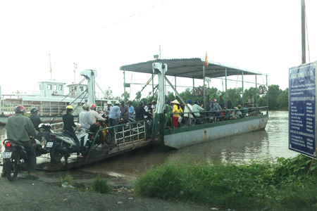 Lũ lượt tìm đến “địa ngục trần gian” - 2