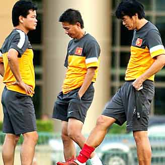 ĐTVN: Thầy nội “sợ” ngồi “ghế nóng”