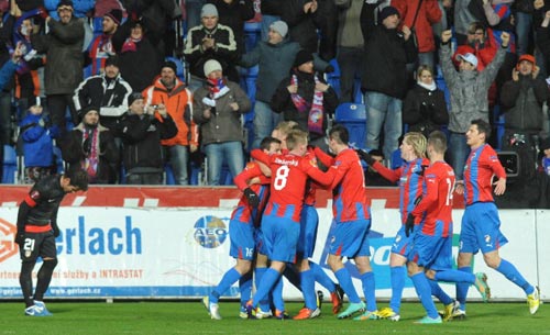Plzen – Atletico: Giành ngôi đầu - 1