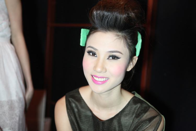 Hoàng Yến, Hồng Quế nhí nhố ở hậu trường - 16