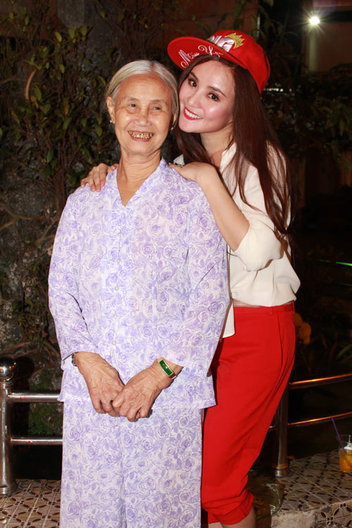 Vy Oanh nhí nhảnh bên Trấn Thành - 7