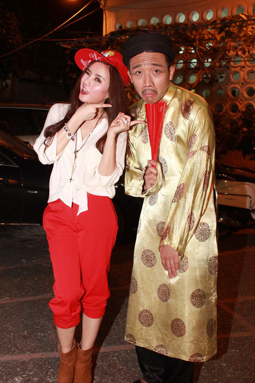 Vy Oanh nhí nhảnh bên Trấn Thành - 2