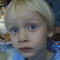 Sức khỏe đời sống - Sợ bác sĩ... chữa bệnh cho con, mẹ ôm con bỏ trốn