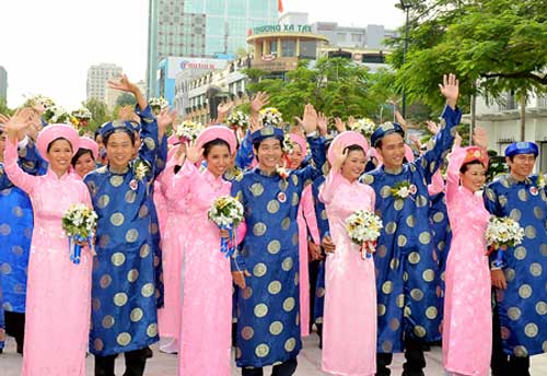 Nghe chuyên gia mổ xẻ “tiêu chuẩn cưới” - 2