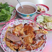 Ẩm thực - Thích như ăn bánh khoái ngày mưa