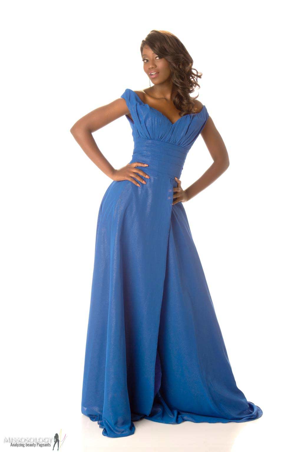 Ứng viên Hoàn vũ bị váy áo "dìm hàng" - 5