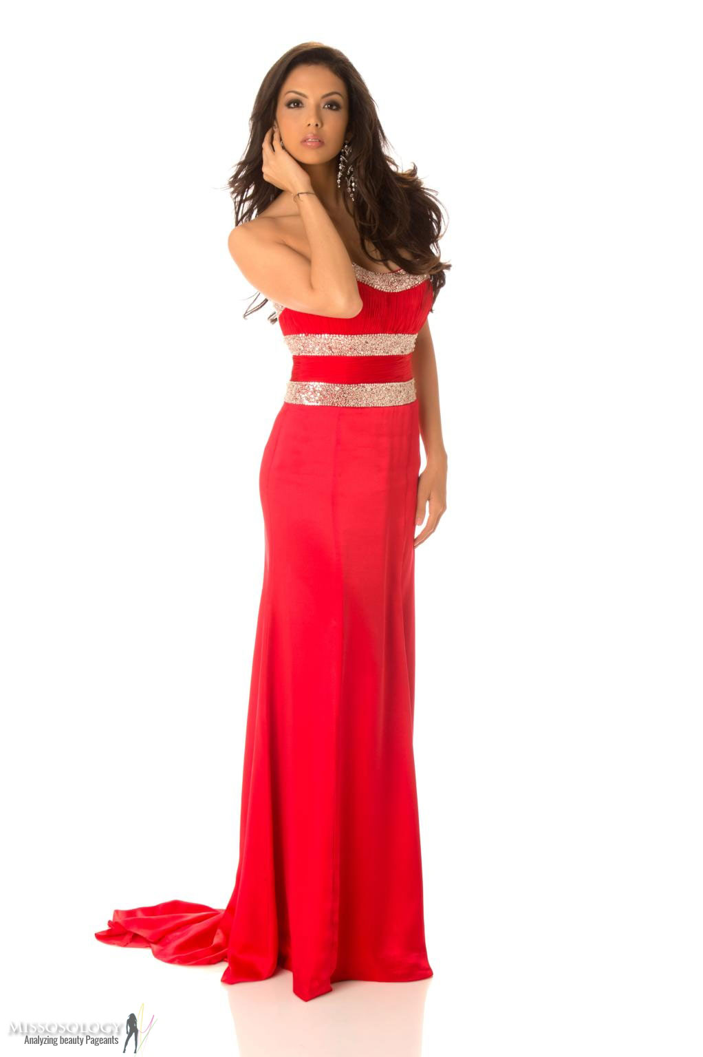 Ứng viên Hoàn vũ bị váy áo "dìm hàng" - 7