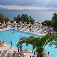 Du lịch - Đắm mình trong suối khoáng ở "thành phố chết"