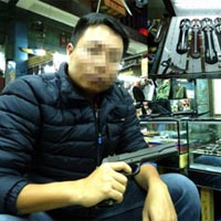 Thị trường - Tiêu dùng - Mua vũ khí dễ như mua rau