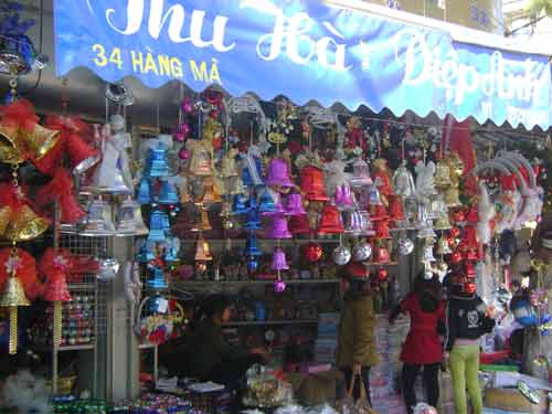 Noel: Dịch vụ sôi động, khách vẫn ngó lơ - 2