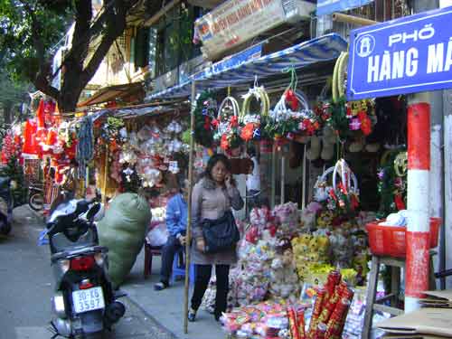 Noel: Dịch vụ sôi động, khách vẫn ngó lơ - 1