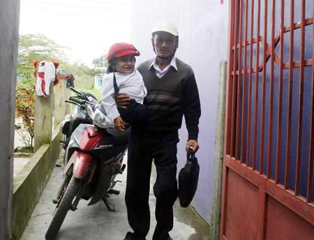 Nghị lực phi thường của cô sinh viên tí hon - 2