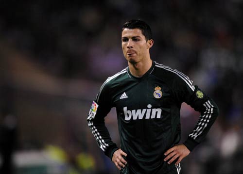 Chiếc giày vàng: Messi, Falcao… tăng tốc - 2