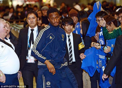 CĐV Nhật chào đón Chelsea - 4