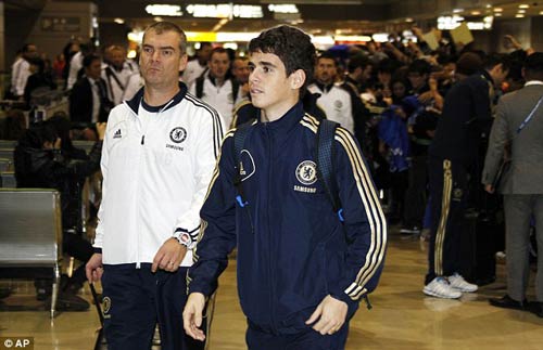 CĐV Nhật chào đón Chelsea - 5