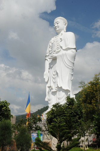 Tượng Phật A-Di-Đà cao nhất Việt Nam - 1