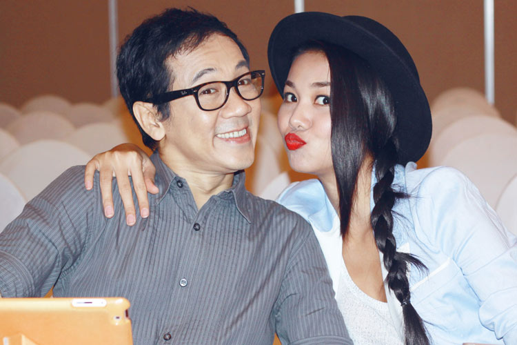 Thanh Hằng chu môi nhí nhố bên Thành Lộc - 10