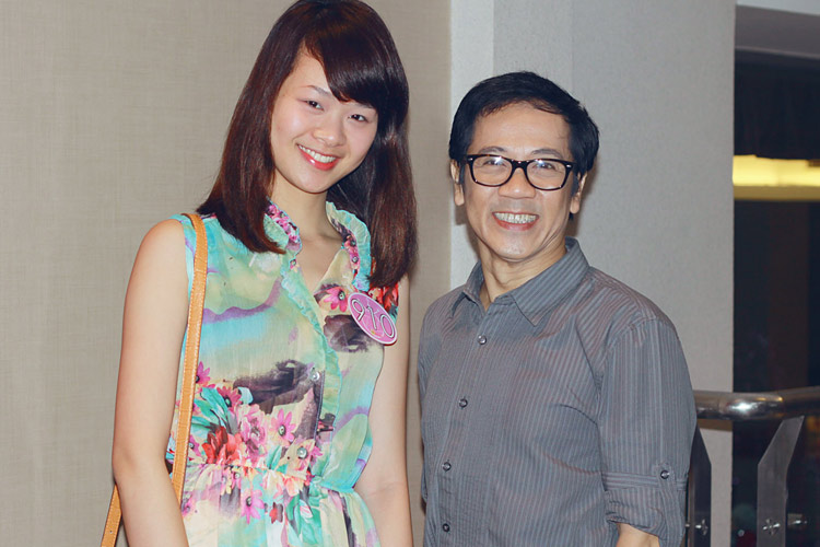 Thanh Hằng chu môi nhí nhố bên Thành Lộc - 17