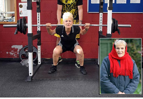 Cụ bà 66 tuổi vẫn nâng tạ 100kg - 2