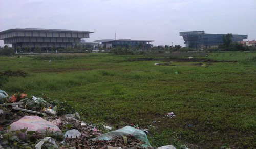 Khách sạn 1 tỷ USD thành bãi phế thải - 1