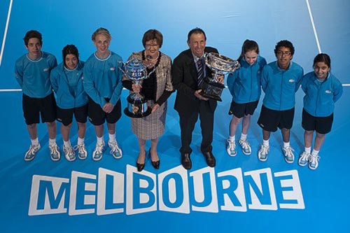 HOT: Hamilton "yếu lòng" chia tay McLaren - 2