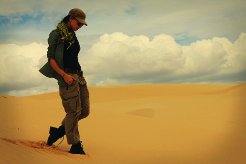 Ngô Thanh Vân bụi bặm trên sa mạc cát - 11