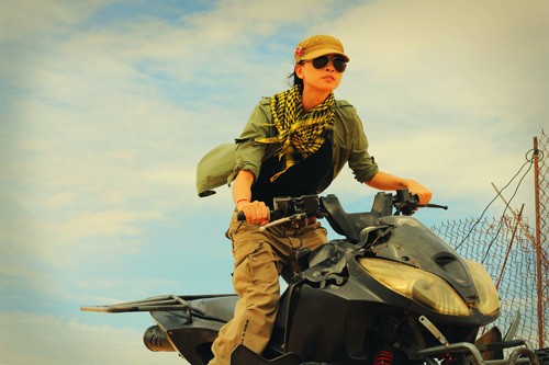 Ngô Thanh Vân bụi bặm trên sa mạc cát - 2