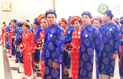 120 cặp đôi rạng ngời trong lễ cưới tập thể - 12