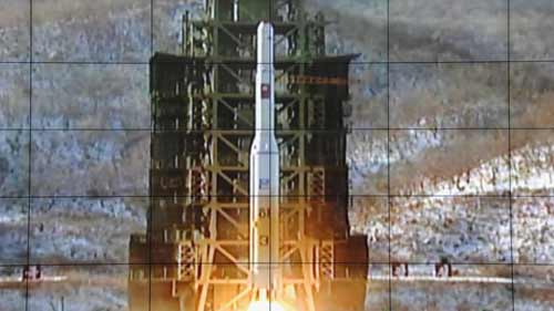 Triều Tiên tiết lộ chùm ảnh phóng tên lửa - 1