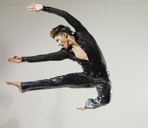 Sao hải ngoại trình diễn tại Bước nhảy - 3