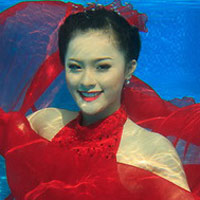 Thời trang - Thí sinh Hoa hậu Ảnh hóa "mỹ nhân ngư"