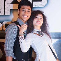  - Trò cưng Mr Đàm tay trong tay xem phim