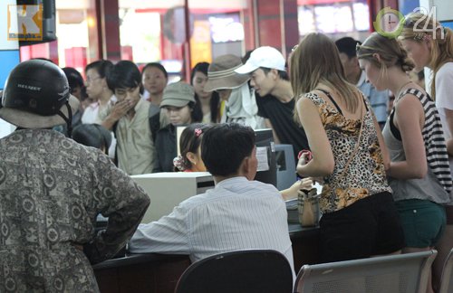 Vé tàu Tết: Ga nhường "đất" cho cò? - 13