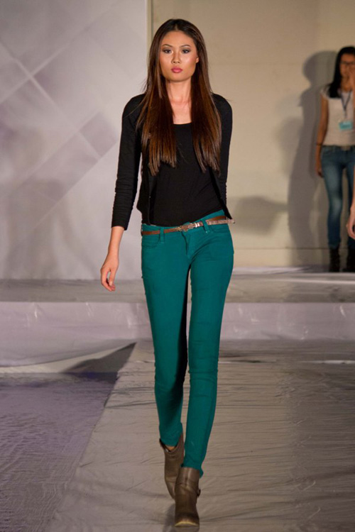 Nhã Trúc nhợt nhạt đi tổng duyệt catwalk - 3