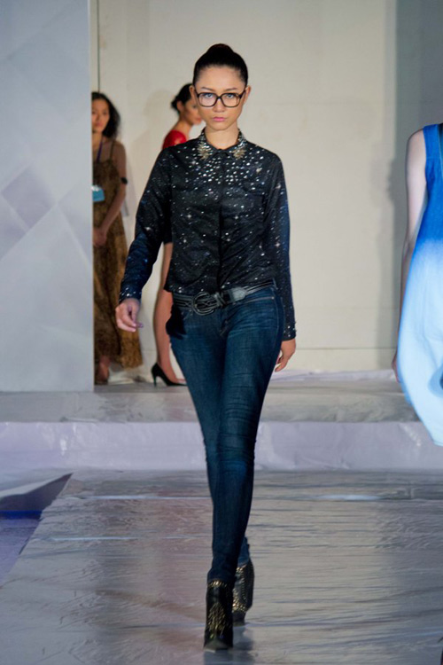 Nhã Trúc nhợt nhạt đi tổng duyệt catwalk - 9