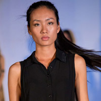 Xu hướng thời trang - Nhã Trúc nhợt nhạt đi tổng duyệt catwalk