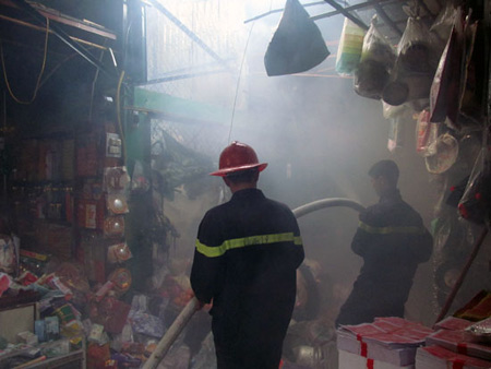 Cháy tại chợ Đồng Tâm, Hà Nội - 2