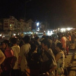 Xe tải đổ dốc cầu, cán chết 2 cha con