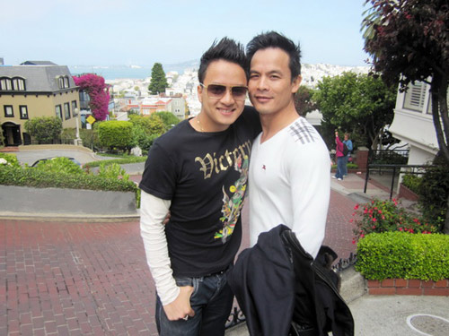 Những cuộc tình xôn xao làng nhạc Việt - 2