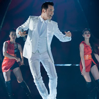 Ca nhạc - MTV - Nguyễn Hưng cuồng nhiệt bên vũ công sexy