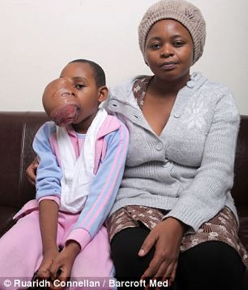 Thương tâm bé gái 8 tuổi có "hai mặt" - 2