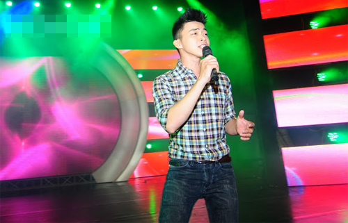 Uyên Linh đọ sức nóng với Trà My - 3