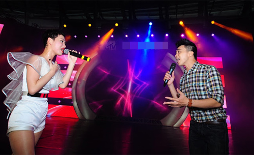 Uyên Linh đọ sức nóng với Trà My - 6