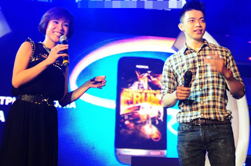 Uyên Linh đọ sức nóng với Trà My - 16