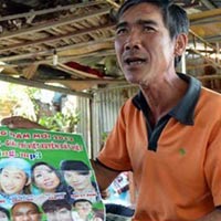  - Khán giả Bến Tre đập nát sân khấu