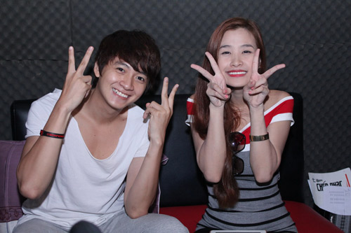 Ngô Kiến Huy lại về với Đông Nhi - 2