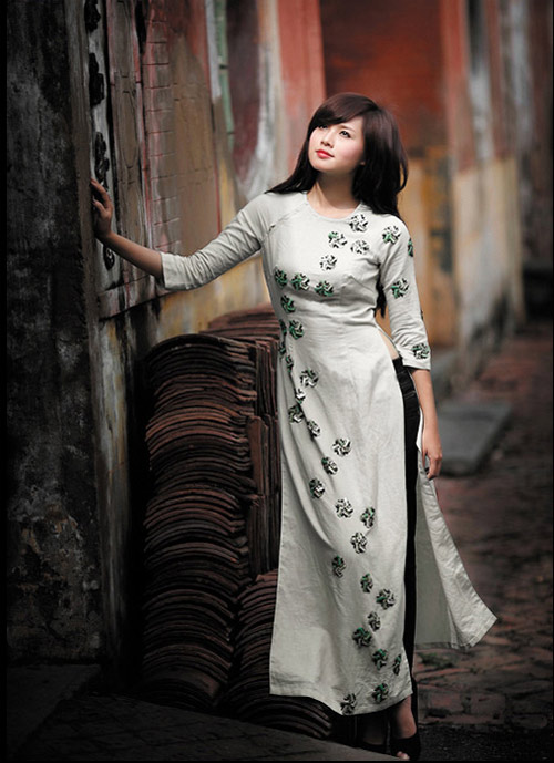 Hot girl Việt "đọ" sắc vóc với áo dài - 3