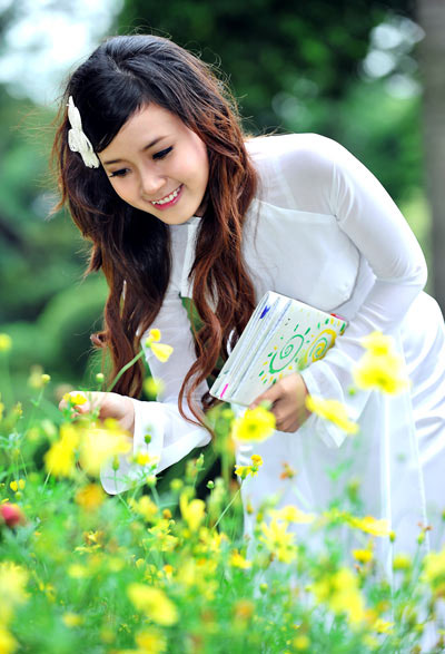 Hot girl Việt "đọ" sắc vóc với áo dài - 7